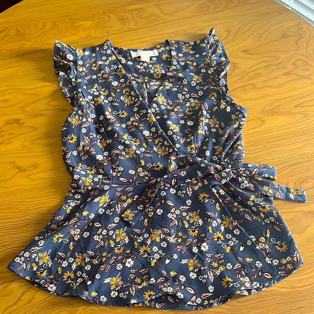 Sleeveless floral top